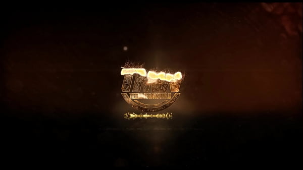 Art lover enjoys her pussy