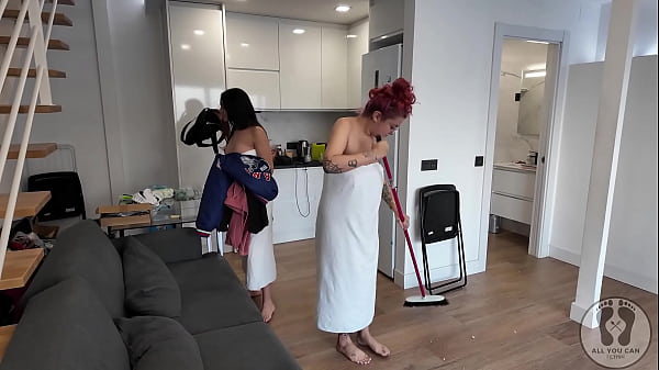 GIRLS FLATMATES CLEANING TIDYING THE HOUSE FULL NAKED NUDITY