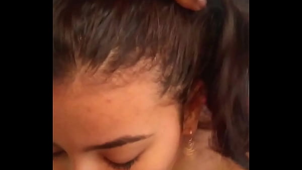 Me robo y como a la puta de mi amiga bien rico en medellin